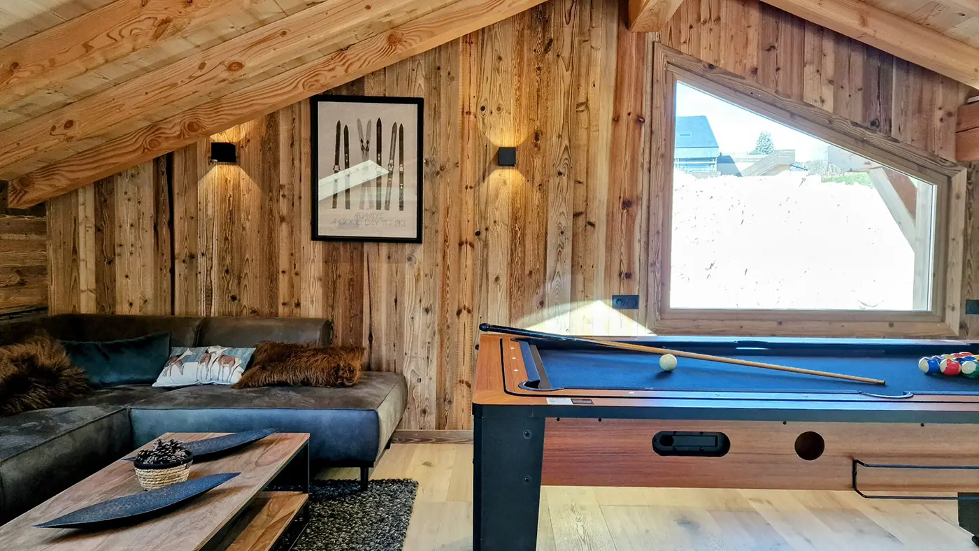 Chalet avec salle de sport, sauna, salle de jeu, jacuzzi et autres services haut de gamme