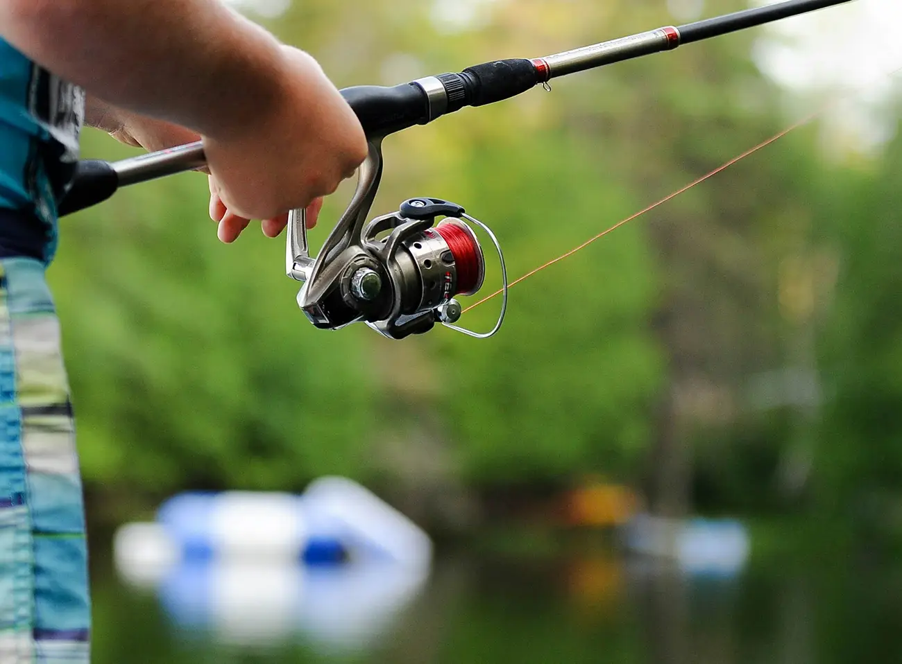 Activités en famille à Bolquère : pêche dans le lac